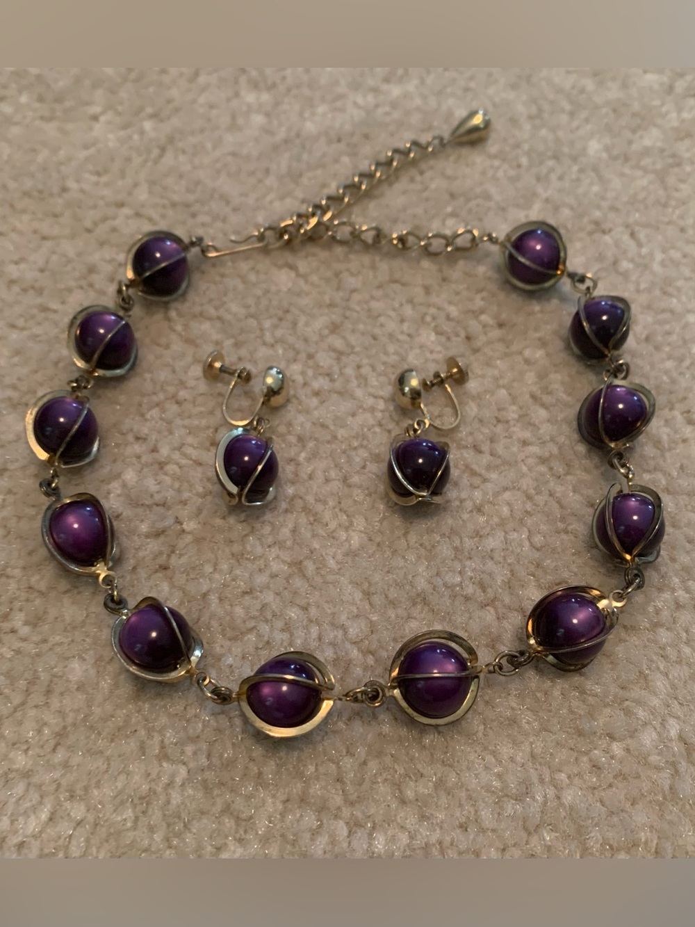 Vintage Purple and Gold Tone Necklace and Screw Back Earring Set 12”-16.5”